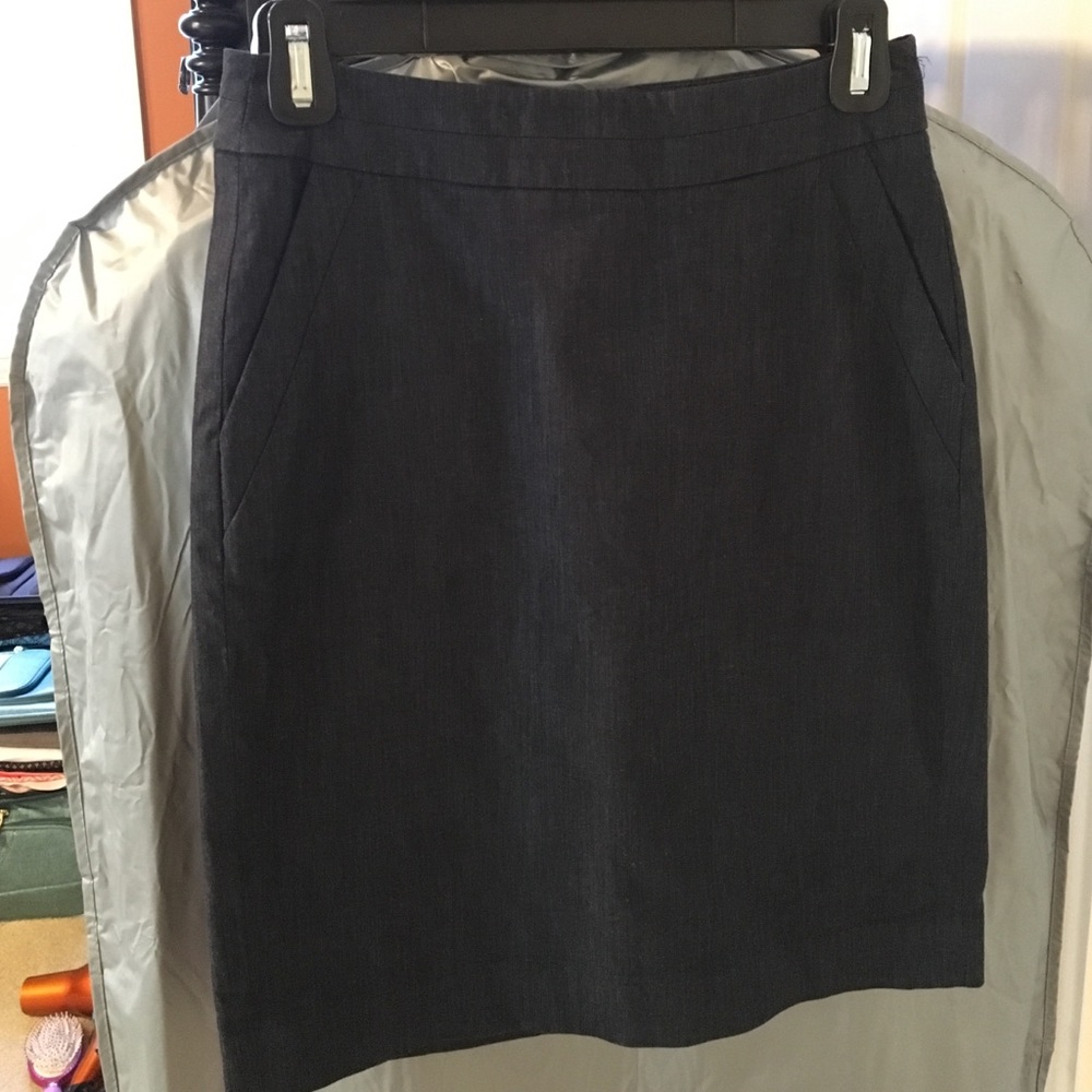 LOFT pencil skirt 00P